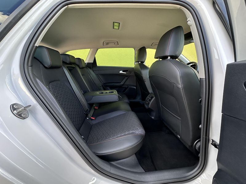 Seat Leon (2021) FR 1.5TSI/110kW *LED *KOMBI - fotka 29 z 47