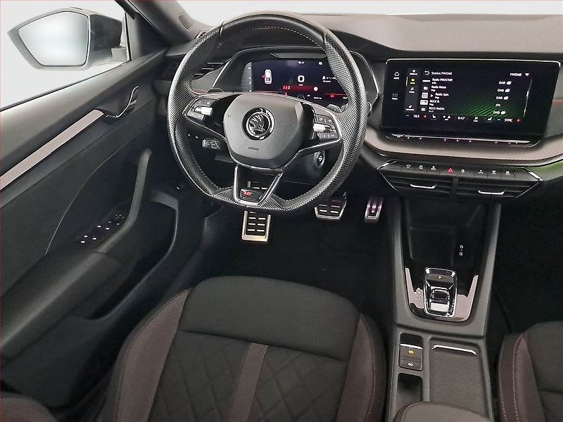 Škoda Octavia (2023) RS 2.0 TDI - fotka 7 z 22