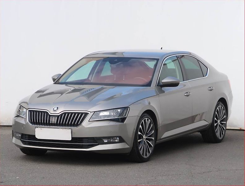 Škoda Superb (2018) Style 2.0 TDI, Automat - fotka 2 z 26