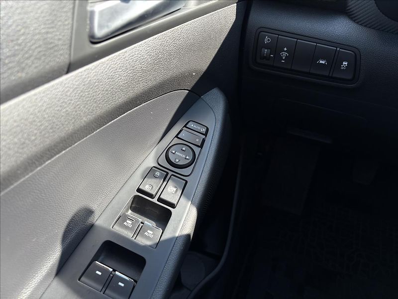 Hyundai Tucson 1,6 T-GDi 4x2 manuál  Travelle - fotka 19 z 20