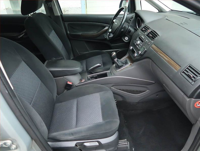 Ford C-MAX (2009) 1.6 TDCi, po STK, zamluveno - fotka 9 z 16
