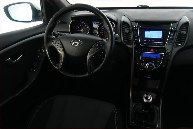 Hyundai i30 (2016) Style 1.6 GDI, Tempomat - fotka 7 z 16