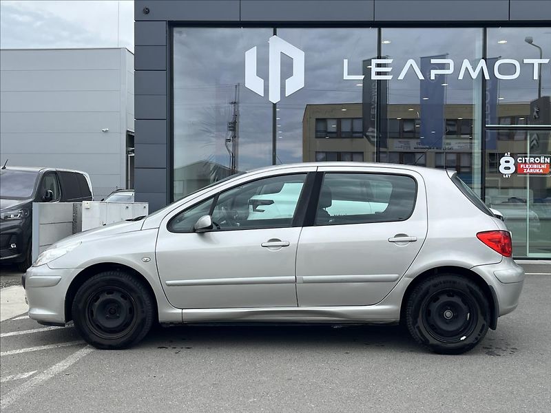 Peugeot 307 1,4 i 16v - fotka 8 z 18