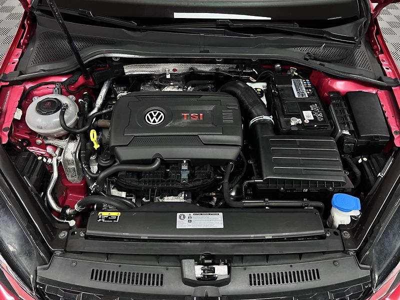 Volkswagen Golf GTI Performance 180 kW - fotka 10 z 50
