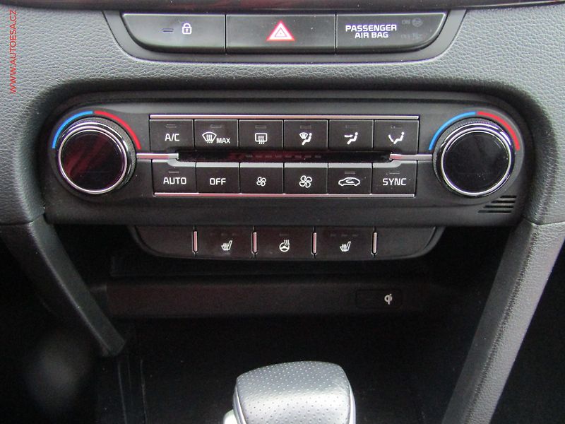Kia Ceed (2022) 1.5 T-GDi, ČR, GT Line, AT - fotka 16 z 22