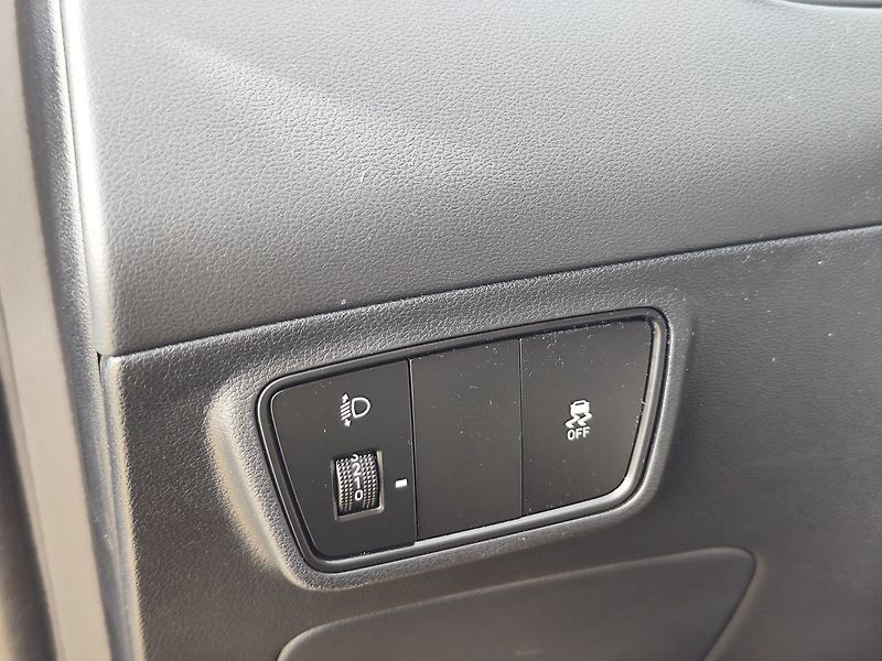 Hyundai Tucson 1.6 T-GDi/110kW Smart Navi DCT - fotka 31 z 34