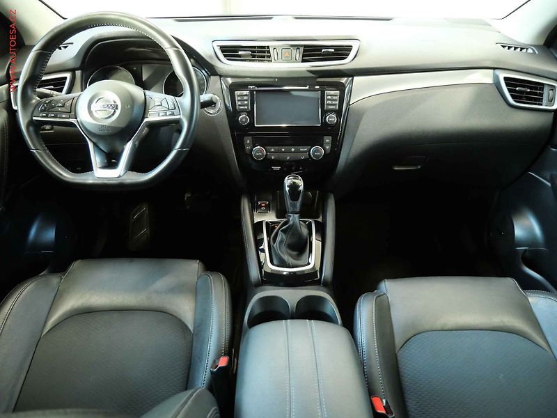 Nissan Qashqai (2017) 1.6dCi, ČR, Tekna, AT, panor - fotka 8 z 23