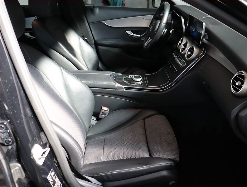 Mercedes-Benz Třídy C (2019) C 220 d - fotka 9 z 22