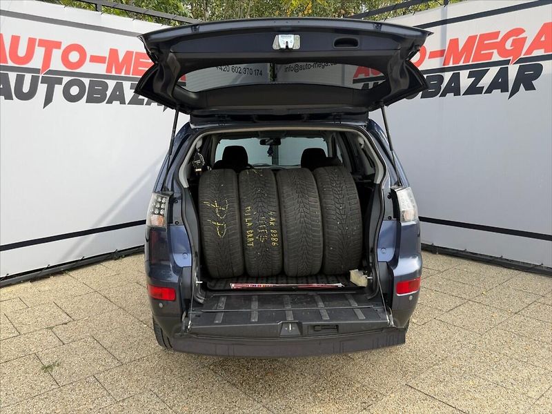Mitsubishi Outlander 2,4 MIVEC 125kW-LPG-4x4-SERVIS - fotka 10 z 33