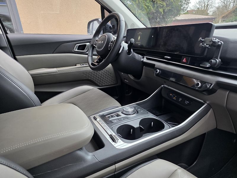 Kia Carnival 2.2-9 MÍST-DPH-KŮŽE - fotka 13 z 28