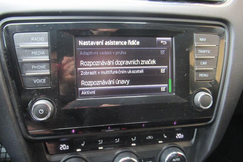 Škoda Octavia 2.0 TDI DSG NAVIGACE XENONY - fotka 16 z 27