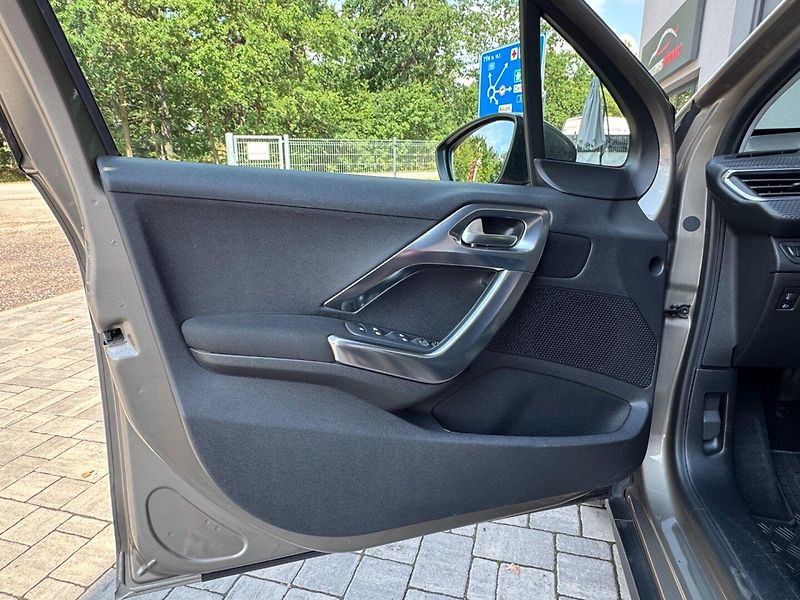 Peugeot 2008 (2016) 1.6 HDi GT-line - fotka 8 z 38