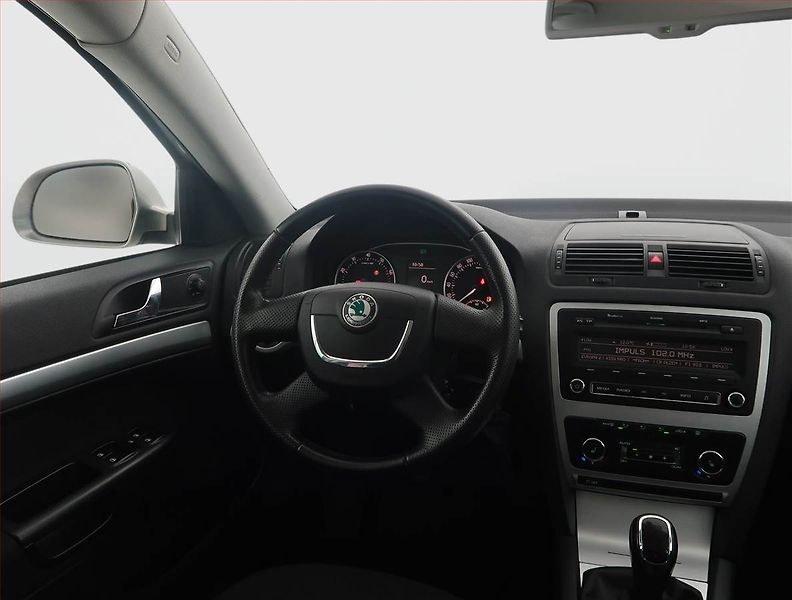 Škoda Octavia (2012) Scout 1.8 TSI, 4X4 - fotka 7 z 18