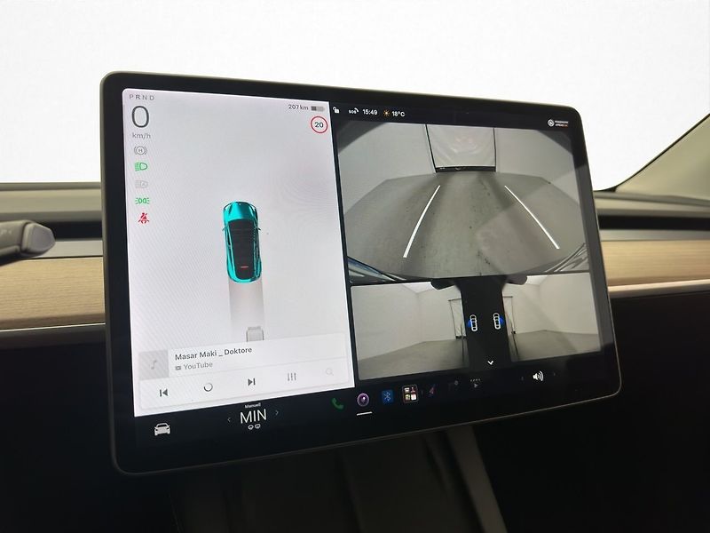 Tesla Model Y Long Range AWD - fotka 18 z 29