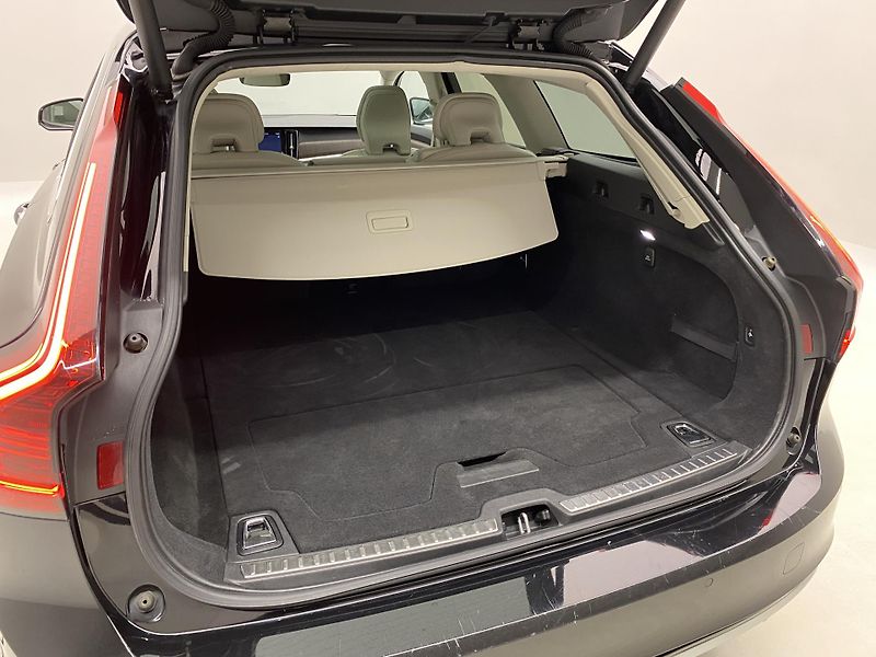 Volvo V90 B4 AWD BRIGHT PLUS AUT CZ - fotka 6 z 60