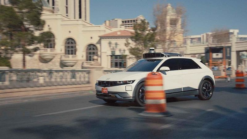 Hyundai Ioniq 5 Robotaxi dostal řidičský průkaz