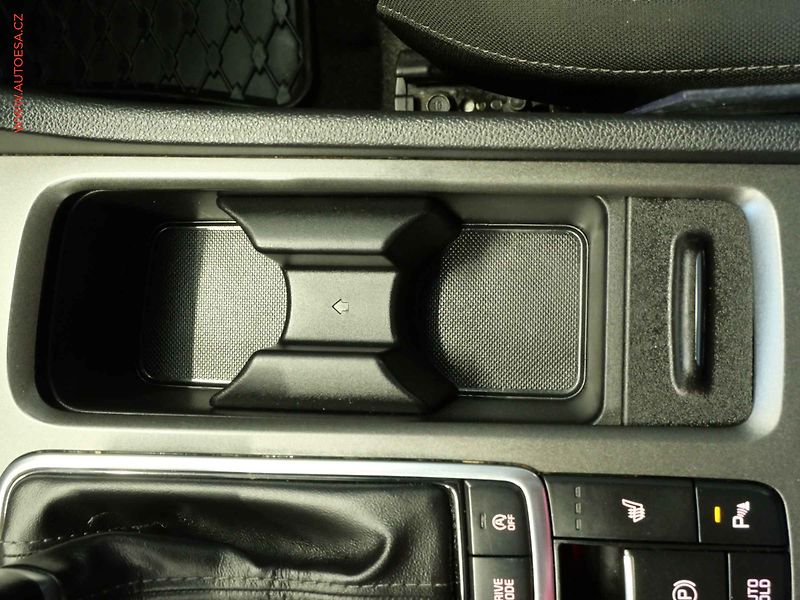 Kia Optima (2017) 1.7CRDi, 2.maj,ČR, AT, STK7 - fotka 21 z 24