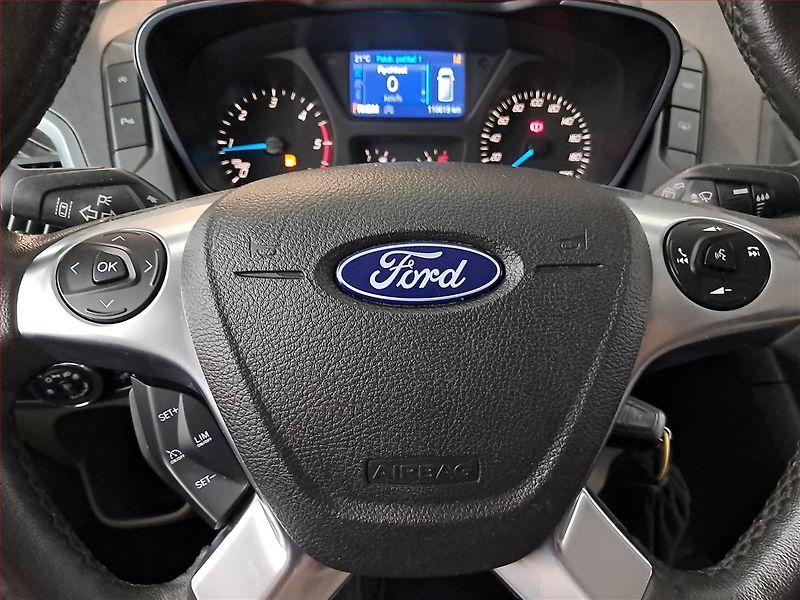 Ford Tourneo Custom (2018) Titanium 2.0 EcoBlue, ČR, 1Maj - fotka 18 z 20