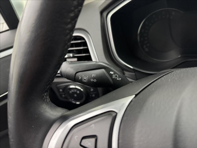 Ford Mondeo 2,0 110kW AT NAVI DPH LED ACC - fotka 11 z 41
