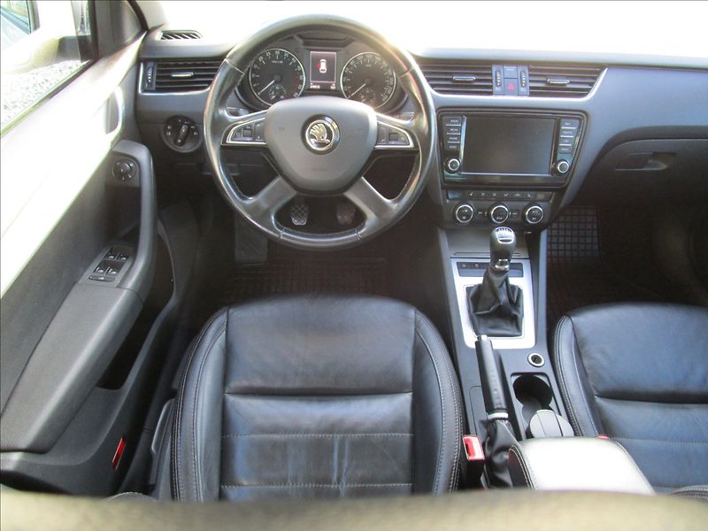 Škoda Octavia Combi 1.6TDi Greenline, Bi-xen - fotka 12 z 56