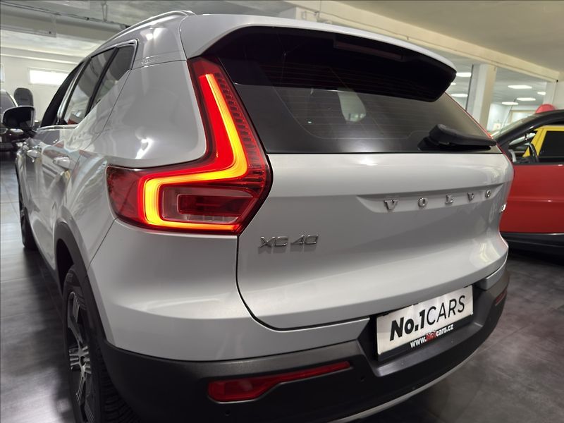 Volvo XC40 2,0   D4 INSCRIPTION ZÁRUKA 28 - fotka 35 z 46
