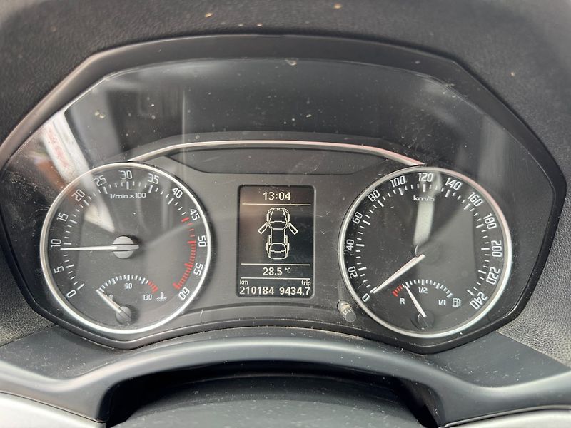 Škoda Octavia (2008) 2.0 TDi 4x4 Scout - fotka 18 z 25