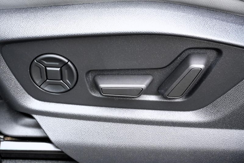 Audi SQ8 4.0 TFSI, ČR, Tažné, Matrix - fotka 36 z 44
