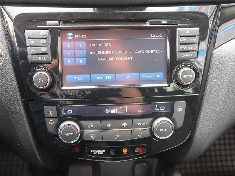 Nissan Qashqai (2015) 1.2 DIG-T, Automat, Serv.kniha - fotka 12 z 17