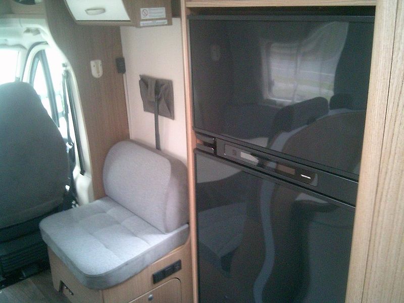 Fiat (2022) CaproCardo 477 2.2 JTD 140 PS - fotka 17 z 20
