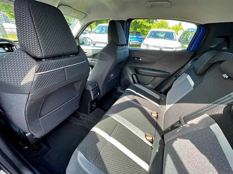 Opel Frontera (2026) Hybrid 1.2T 110k Edition AT6 - fotka 14 z 18