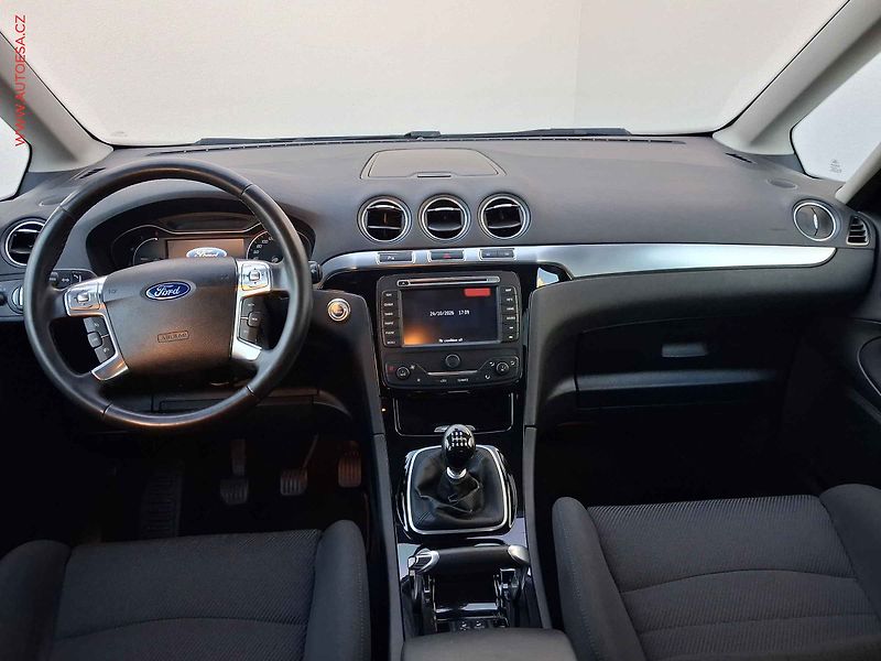 Ford Galaxy (2011) 2.2 TDCi, Titanium, TZ - fotka 8 z 17