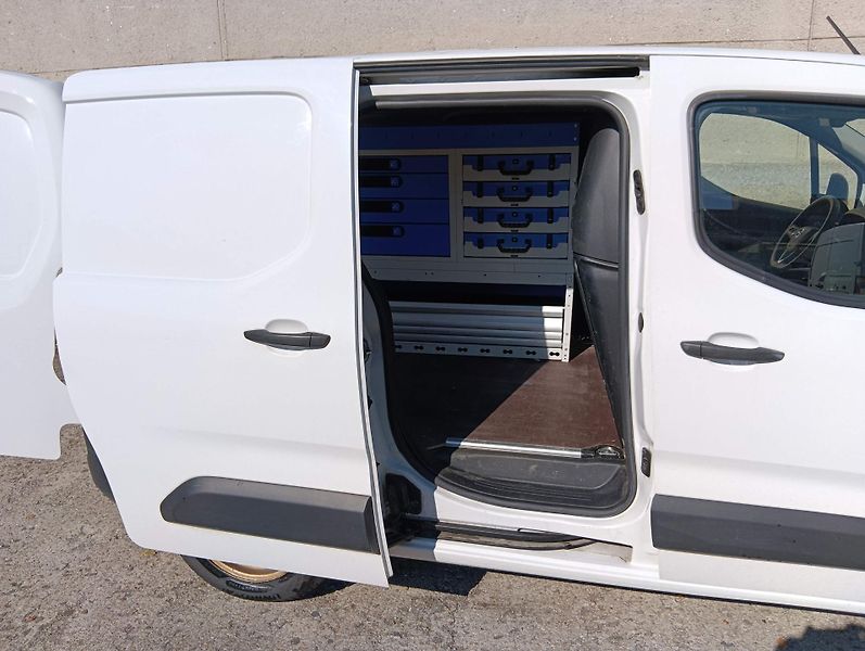 Opel Combo (2022) 1.5 D/75 kW, pojízdná dílna, - fotka 18 z 33