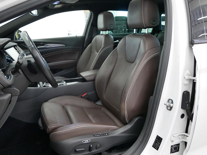 Opel Insignia - fotka 11 z 27