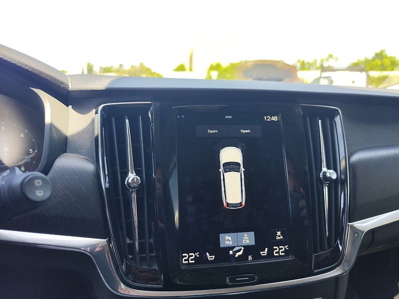 Volvo V90 D4 2.0/140kW Cross Country Mom - fotka 24 z 33