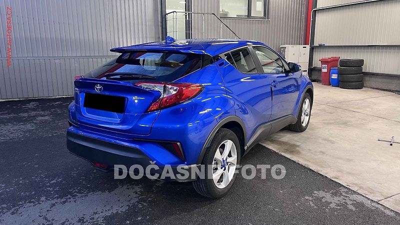 Toyota C-HR (2017) 1.2 T, 1.maj,ČR, Active - fotka 2 z 4