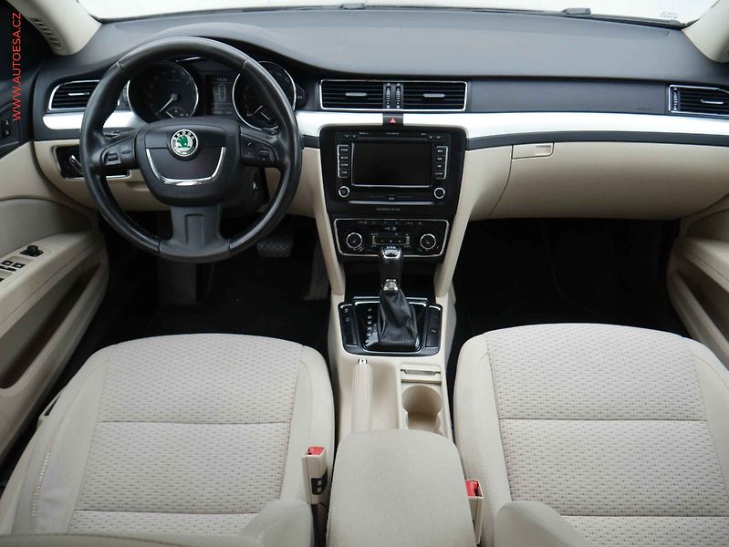 Škoda Superb (2012) 2.0TDi, AT, autoAC - fotka 7 z 20