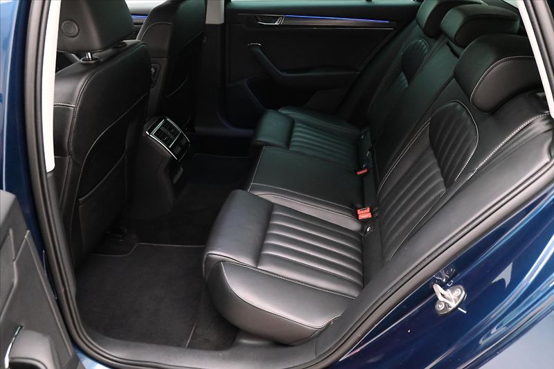 Škoda Superb 2,0 TDI 110kW DSG Style Záruka - fotka 14 z 32