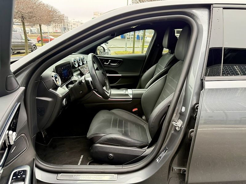 Mercedes-Benz Třídy C (2024) 300 4MATIC - fotka 21 z 41