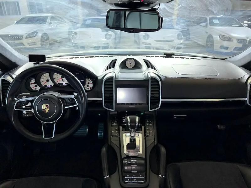 Porsche Cayenne (2016) Sportovní verze GTS - fotka 13 z 20