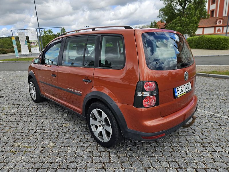 Volkswagen Touran (2007) CROSS 1.9TDI, SPLÁTKY  - fotka 8 z 22