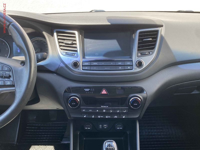 Hyundai Tucson (2016) 1.7 CRDi, ČR, Navi, kamera - fotka 12 z 19