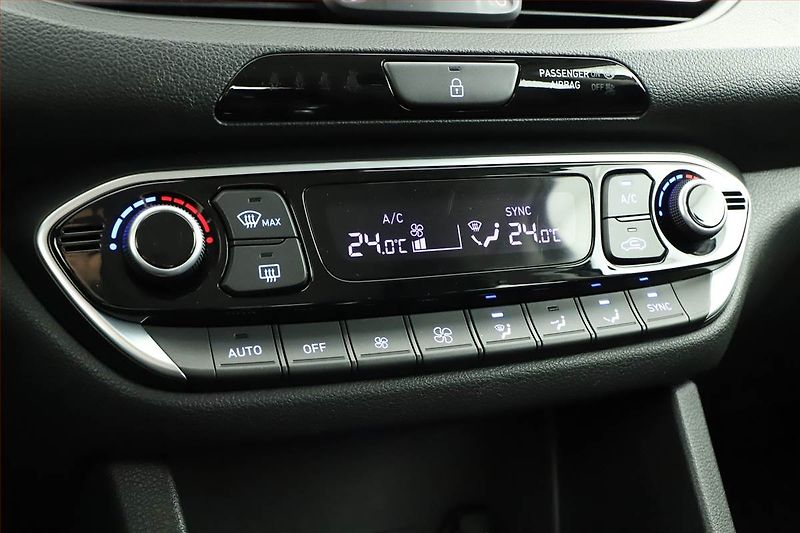 Hyundai i30 (2024) Smart 1.0 T-GDI, ČR,1.maj - fotka 14 z 20