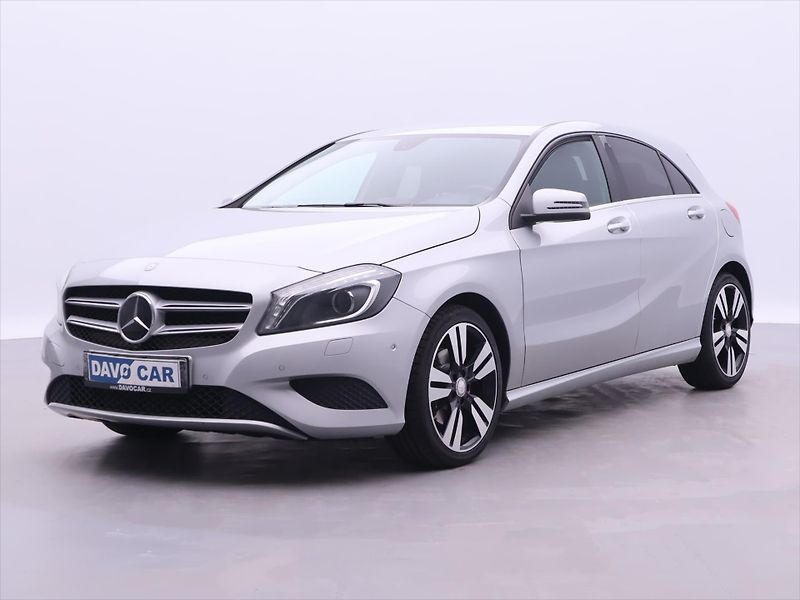 Mercedes-Benz Třídy A 1,6 180i 90kW CZ Sport Xenon - fotka 3 z 30