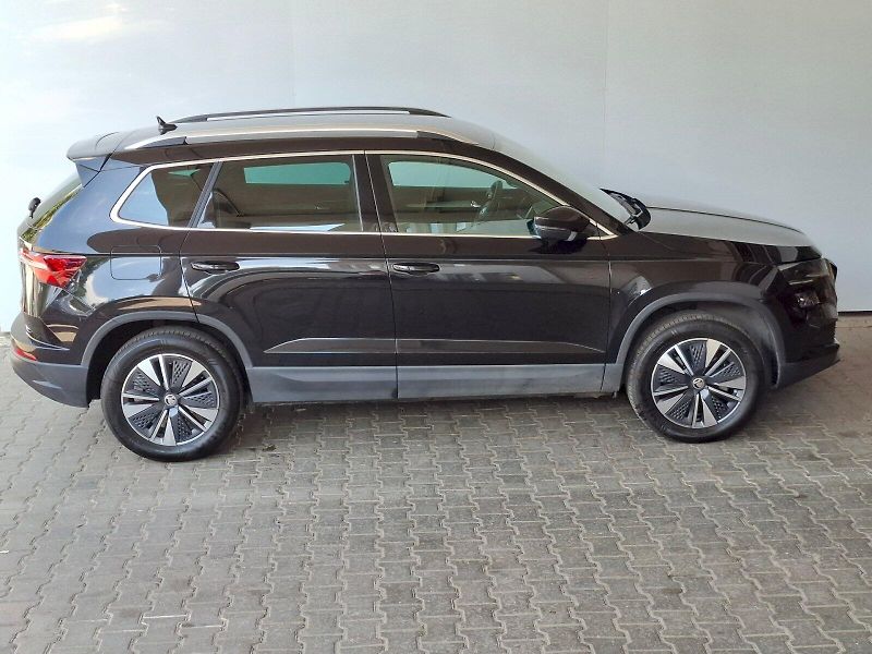 Škoda Karoq (2024) TOP SELECTION TD 110/2.0 A7A 4 - fotka 27 z 30