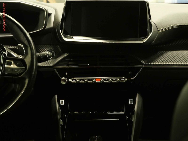 Peugeot 2008 (2020) 1.5HDI, ČR, AT, navi, LED - fotka 9 z 23