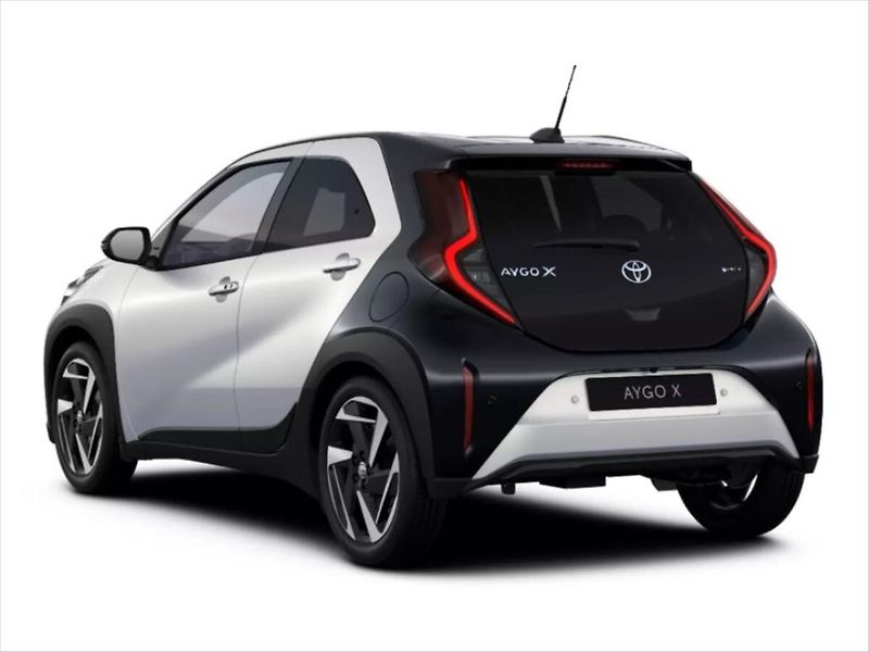 Toyota Aygo 1.5HEV Executive - fotka 2 z 3