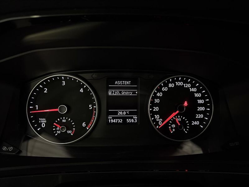 Volkswagen Multivan 2.0TDI 150kW COMFORT 2XALU - fotka 18 z 42