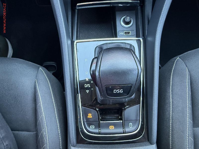 Škoda Karoq (2017) 1.5 TSi, ČR, Ambition, DSG - fotka 20 z 21