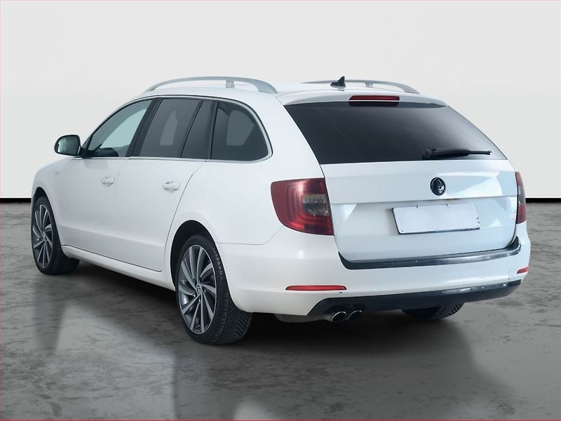 Škoda Superb (2014) Laurin&Klement 2.0 TDI, 4X4 - fotka 4 z 20