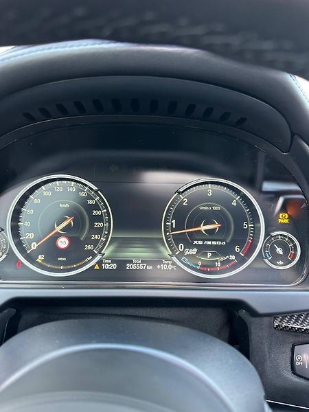 BMW X6 (2015) M50D F16 3.0D XDRIVE 360 - fotka 23 z 37